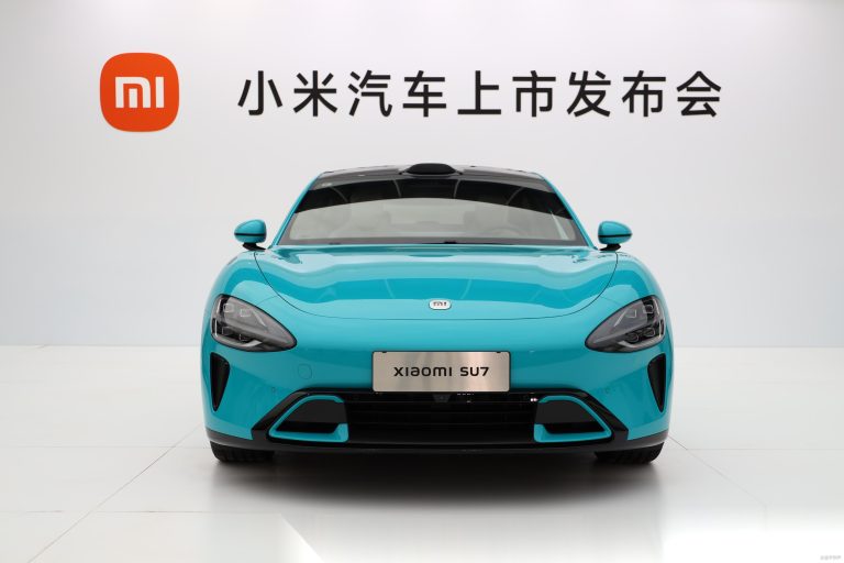 小米汽车发布全新技术架构，SU7系列引热议