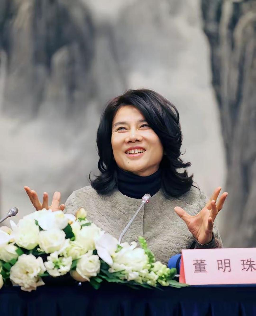 董明珠卸任格力电商，72岁交棒背后的战略转向